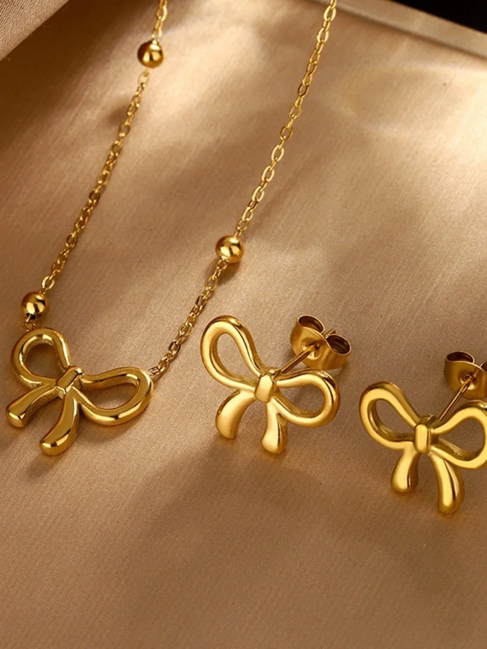 N/A delicate gold